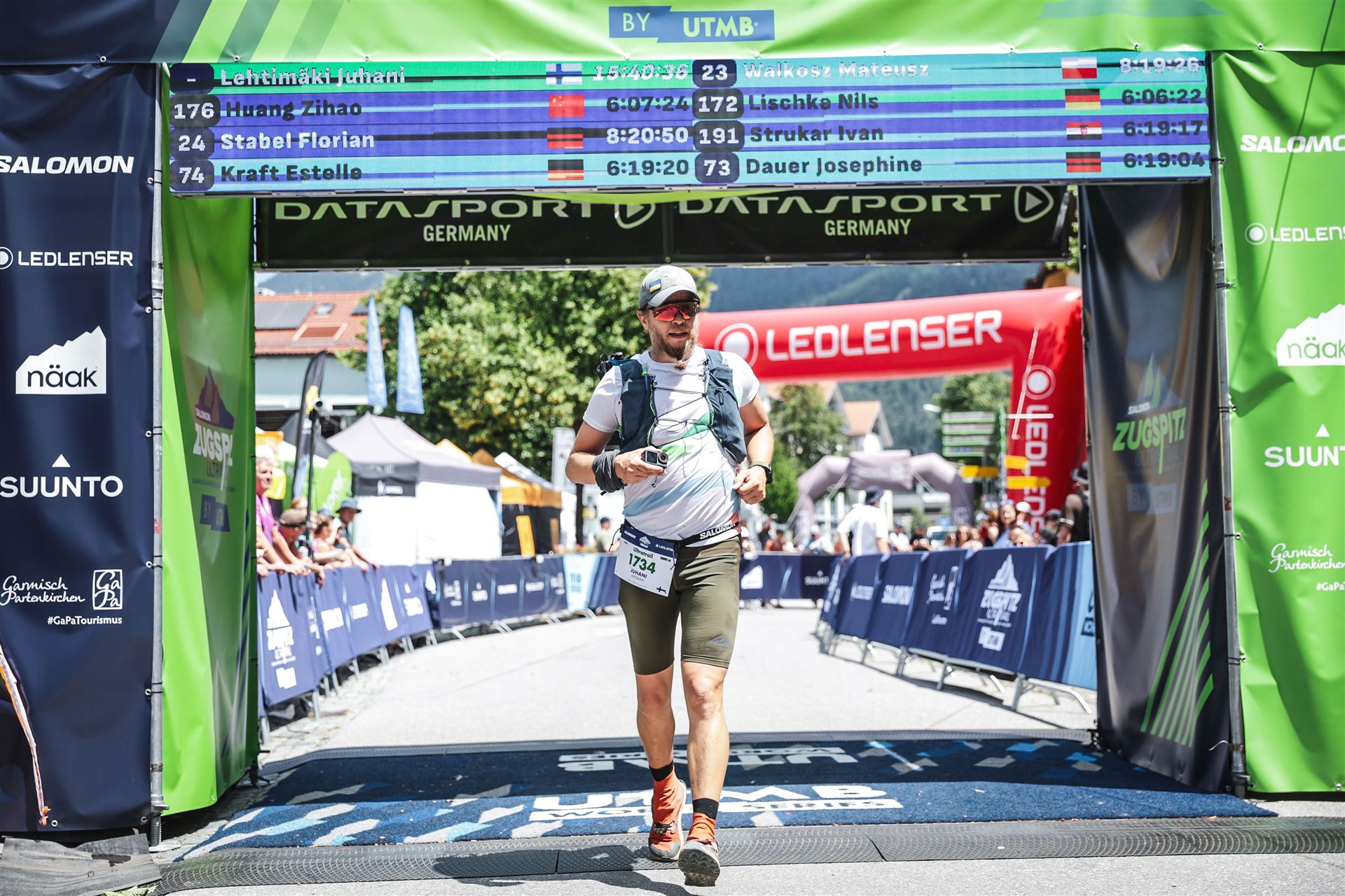 Juhani coming down the finish chute of the Zugspitz Ultratrail